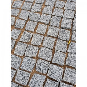 Sebra-graniitklotsid, 10 × 10 × 5, 1000 kg